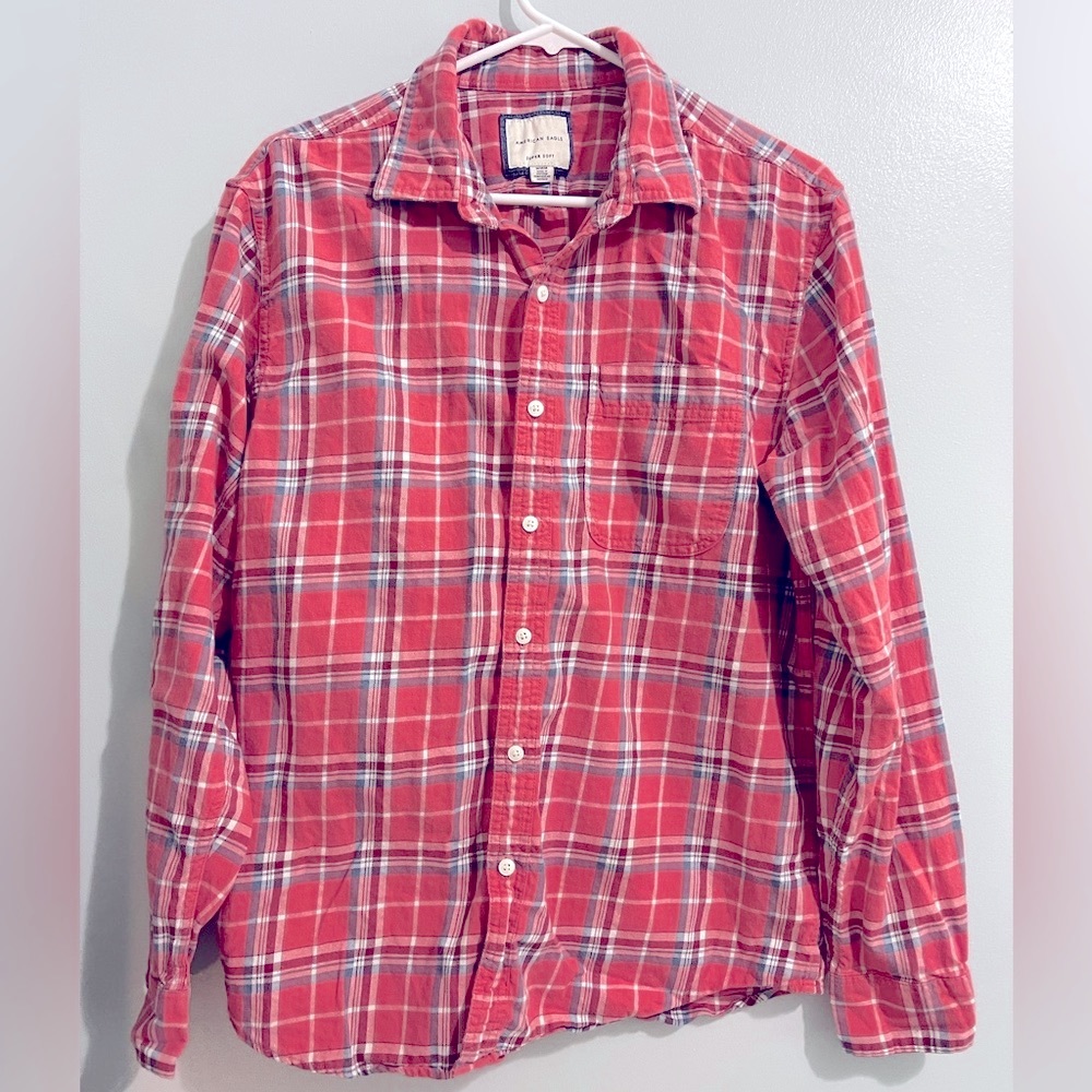 American Eagle men’s button up long sleeve shirt. Size: Medium